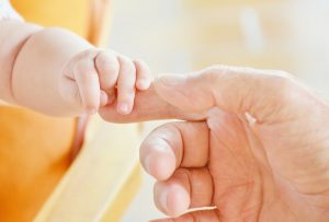 8 tips over een kind krijgen en je geldzaken